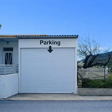 Sonia Apartment, Pilona Village Daire